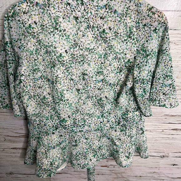 Banana republic green floral wrap blouse top size xs NWT - Picture 6 of 7
